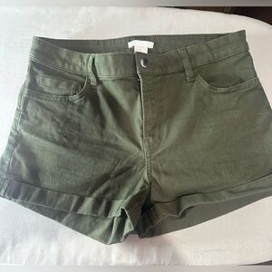 H&M Green Cargo Shorts Relaxed Fit Mid-Thigh